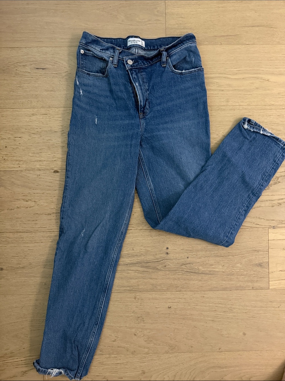 Abercrombie and fitch criss cross  High-Rise Women's Jeans
